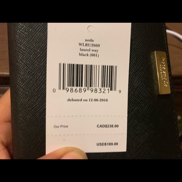 Kate Spade wallet in black - Picture 3 of 5